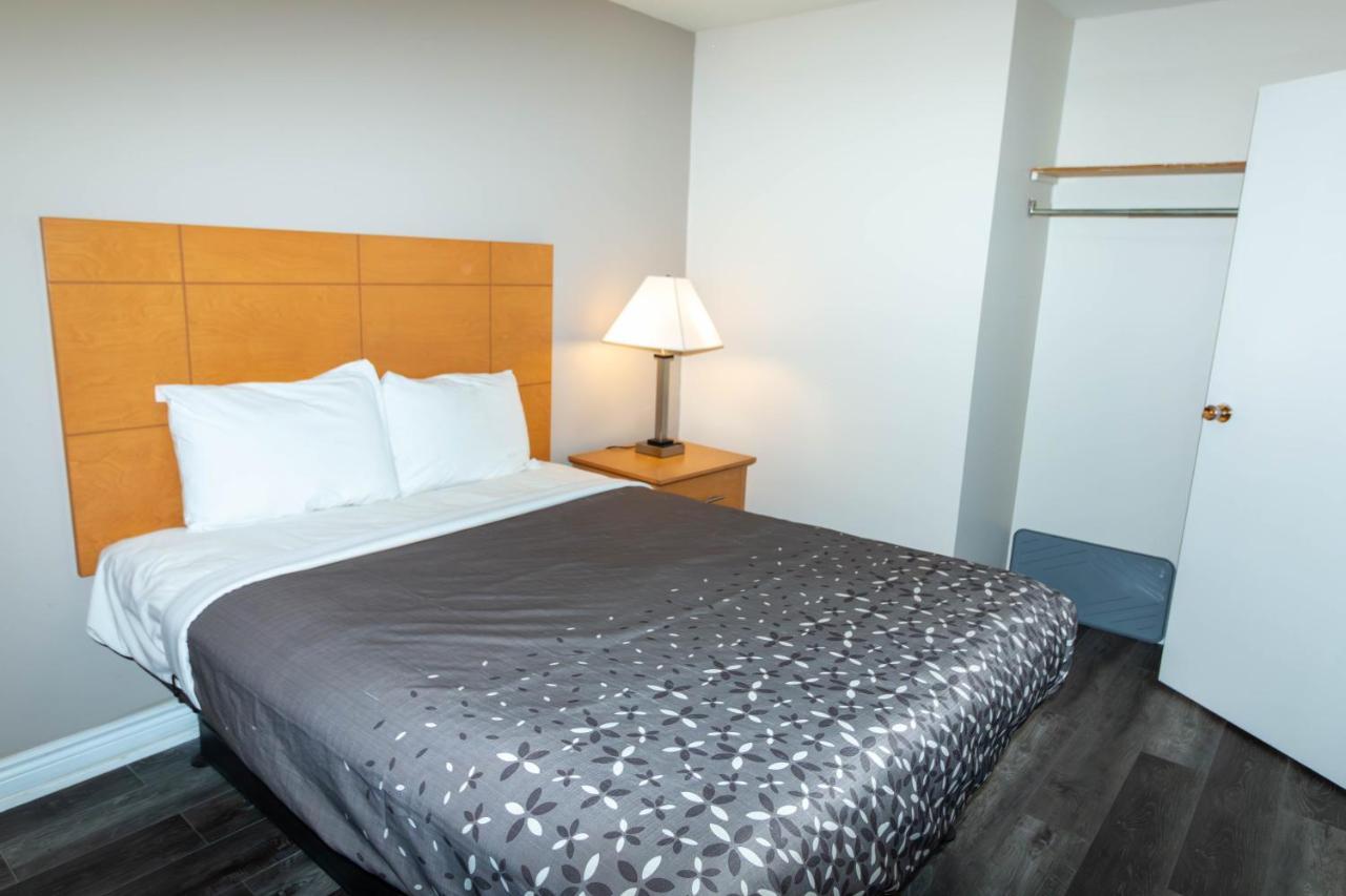 Borden Inn And Suites Angus Eksteriør billede